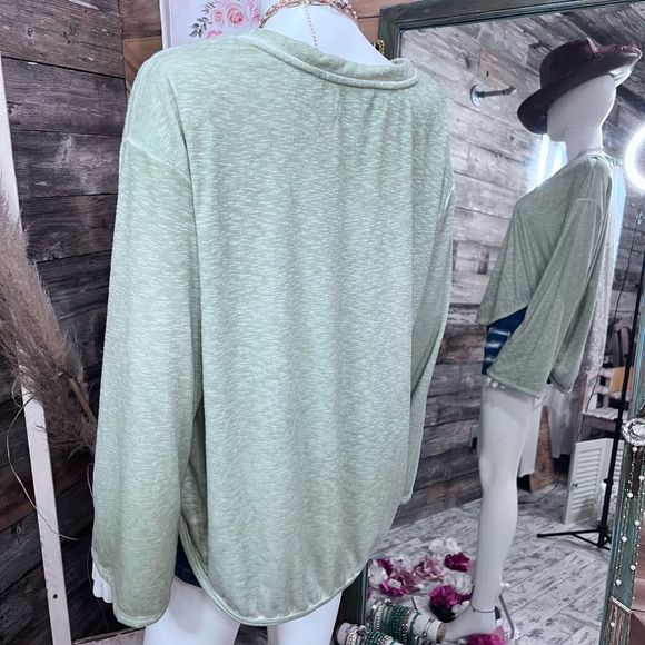 Max Studio Performance Terry Cold Shoulder Pullover Bell Sleeves Medium 💗 - Picture 7 of 9